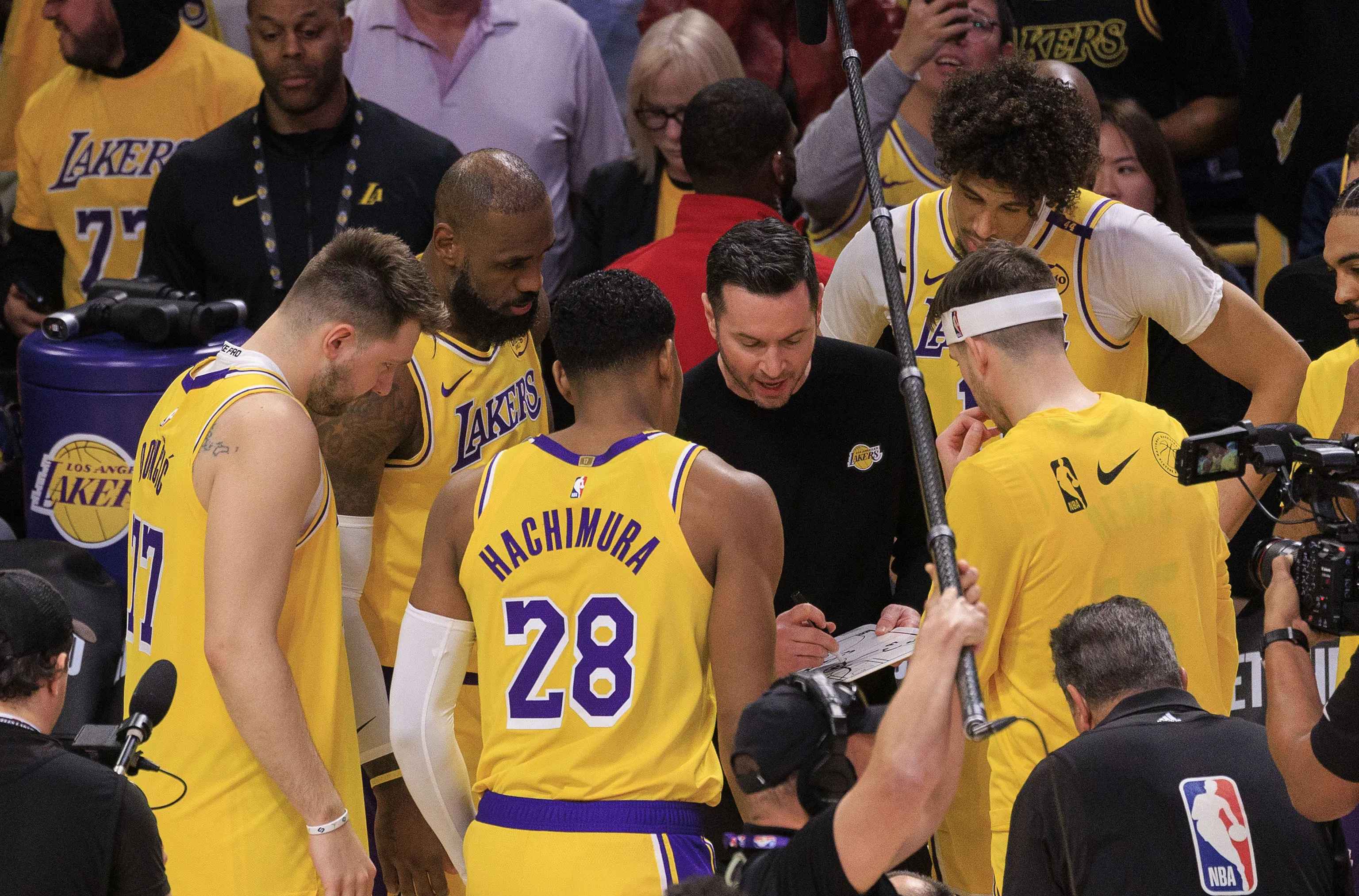 jiuyou-热火核心球员伤退，球队未来走势成疑，这么一下.